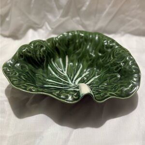 Vintage Green Leaf-Shaped Ceramic Bowl
